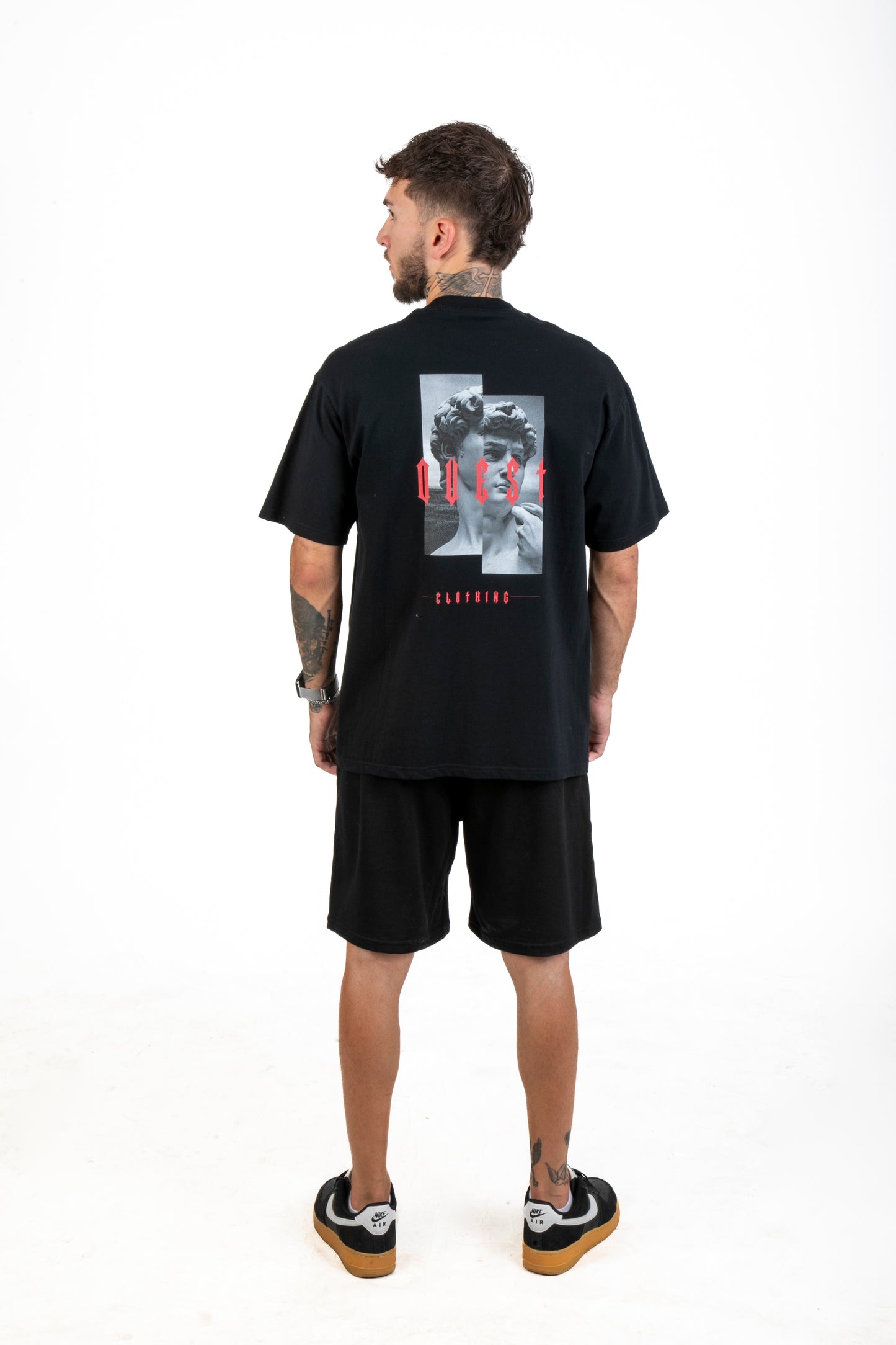 Statue Graphic Black T-Shirt β Quest Clothing