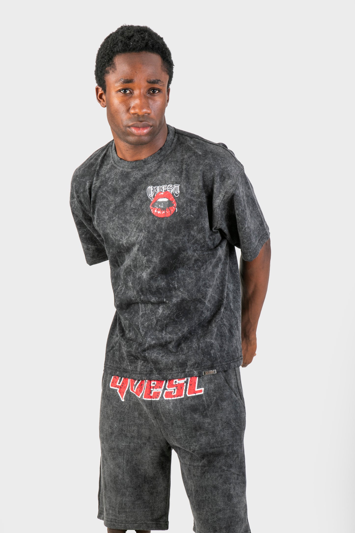 Red Quest Heavy Washed Shorts - Black