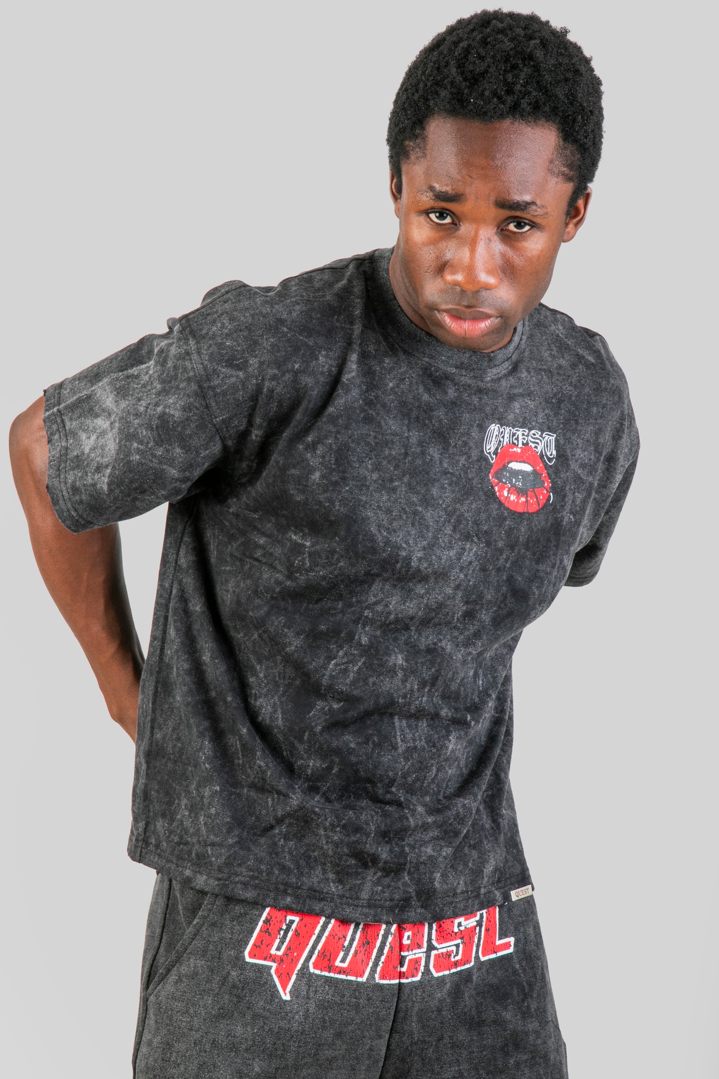 Red Quest Heavy Washed Shorts - Black