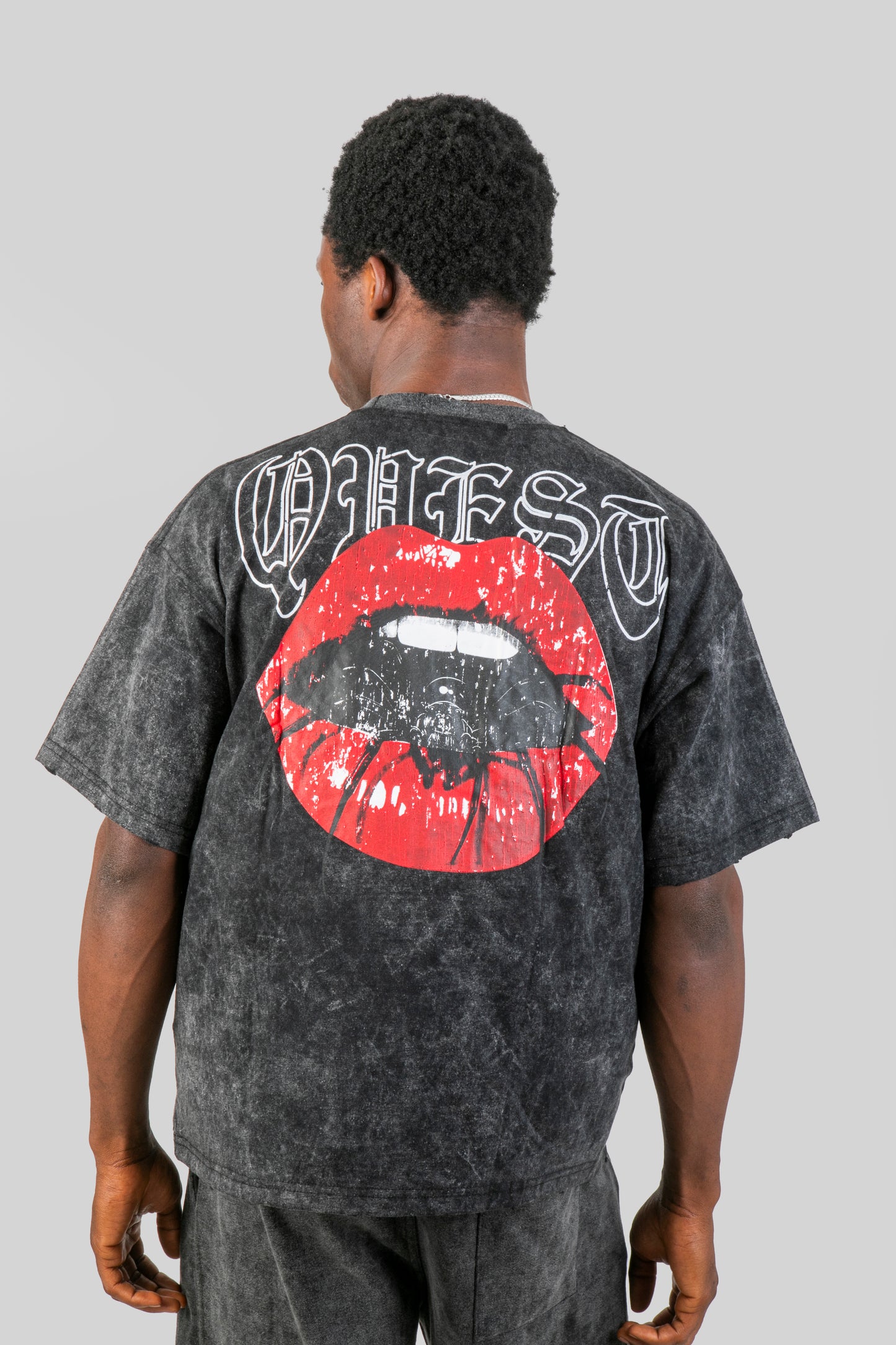 Distressed Lips Oversized Graphic T-Shirt – Washed Black